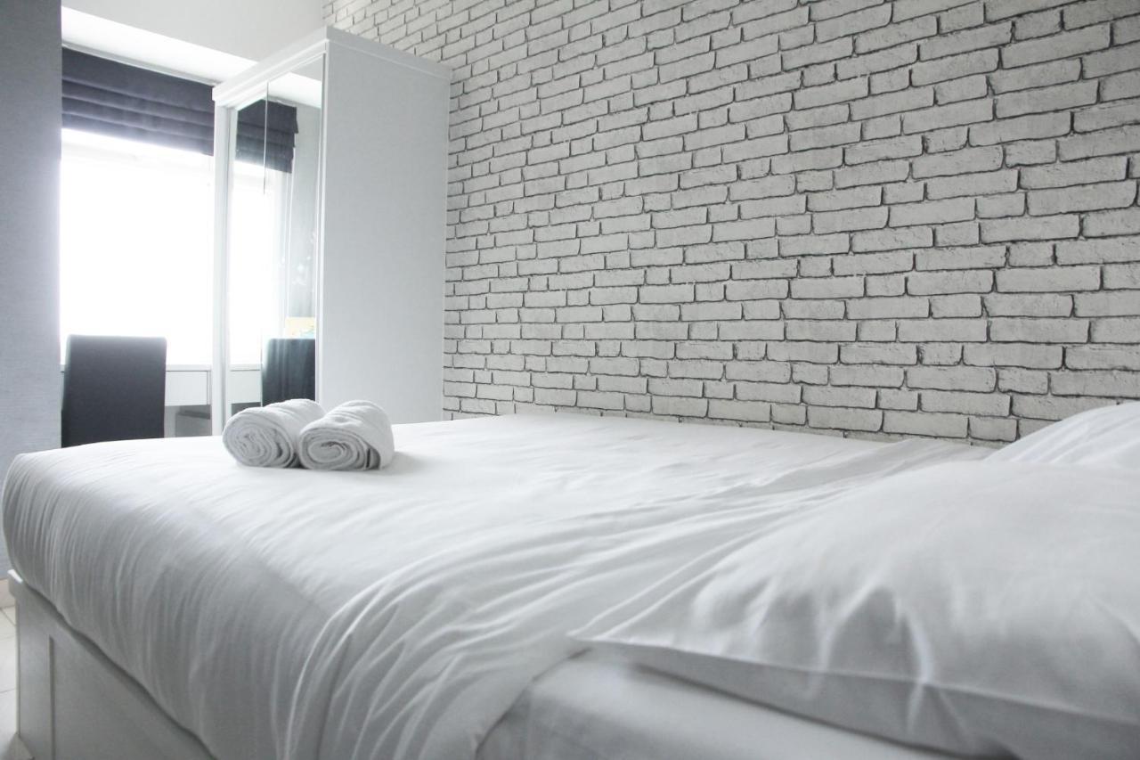 Modern And Comfortable Studio Apartment Springlake Summarecon Near Summarecon By Travelio Бекаси Экстерьер фото